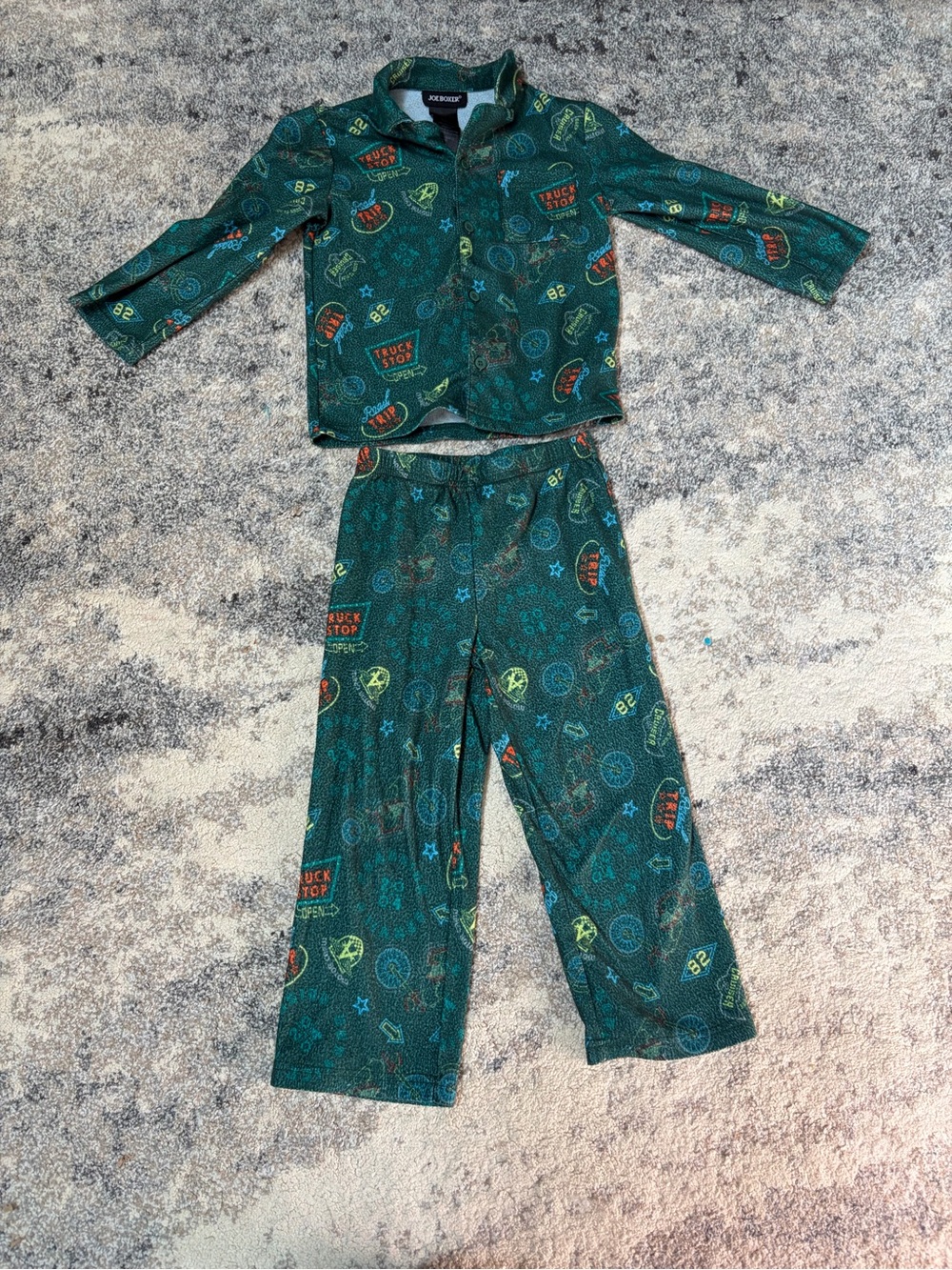 Kids Green Patterned Two-Piece Pajama Set